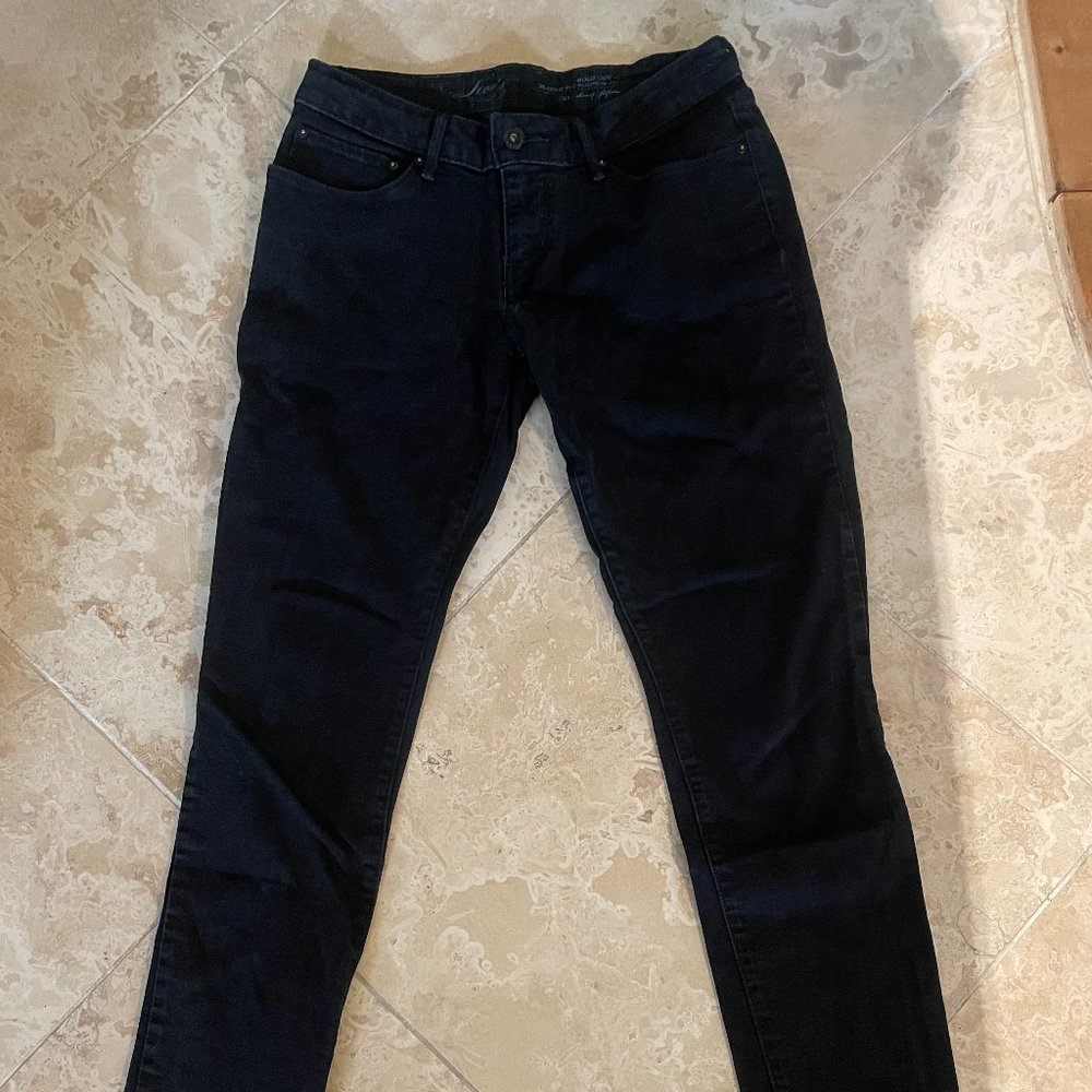 Black Levi's skinny jeans